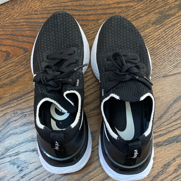 Nike Infinity React Run Flyknit - Picture 5 of 5